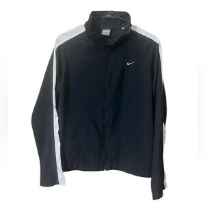 Vintage Nike zip up. Great used condition. Size M. Black and white.